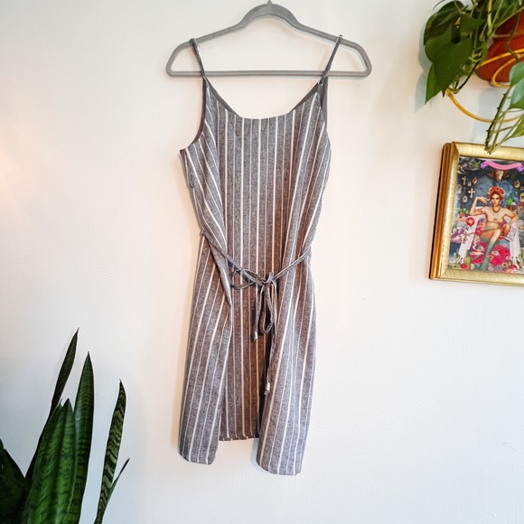 Neutral Cocktail + Wedding guest dress! Worn once - Size M/L - Picture 2 of 3